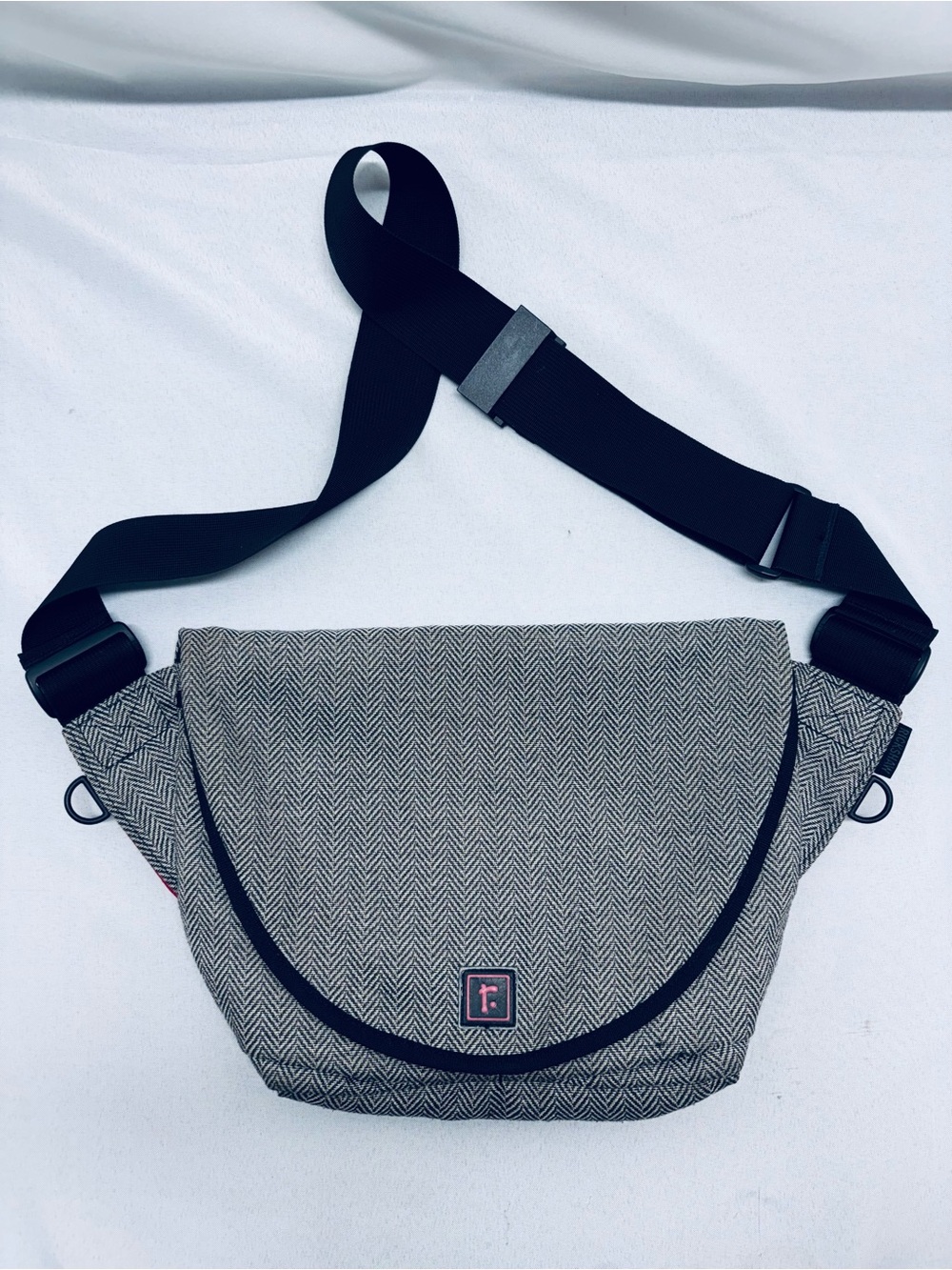 Rickshaw Bagworks Medium Zero Messenger Bag Gray Shoulder Tweed Herringbone USA